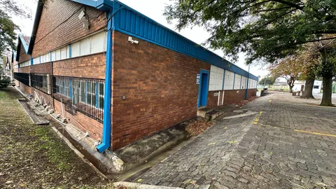 28 Tennyson Dr, Tulisa Park